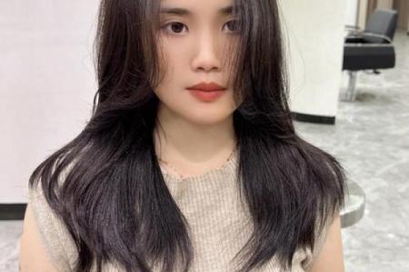 八字刘海锁骨发