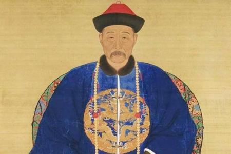 康熙帝拿出弘历的生辰八字，相士看后：是女必为娼，是男必为皇