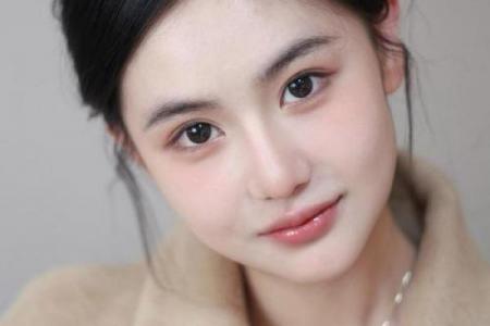 八字眉的女人性格怎样人际关系解答