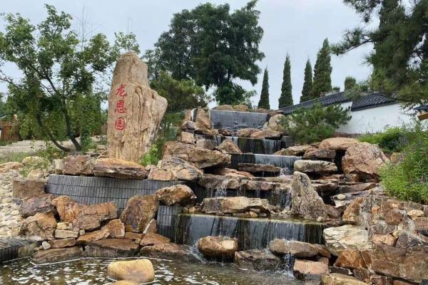 假山墓地风水