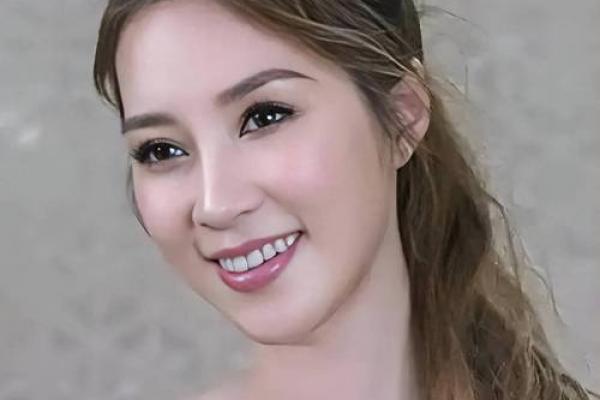 豪门媳妇系列：天选之女，八字极好的徐子淇